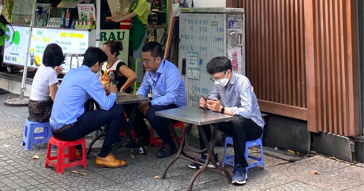 Nhân viên văn phòng ở TP.HCM ăn trưa như thế nào - PITO Cloud Canteen