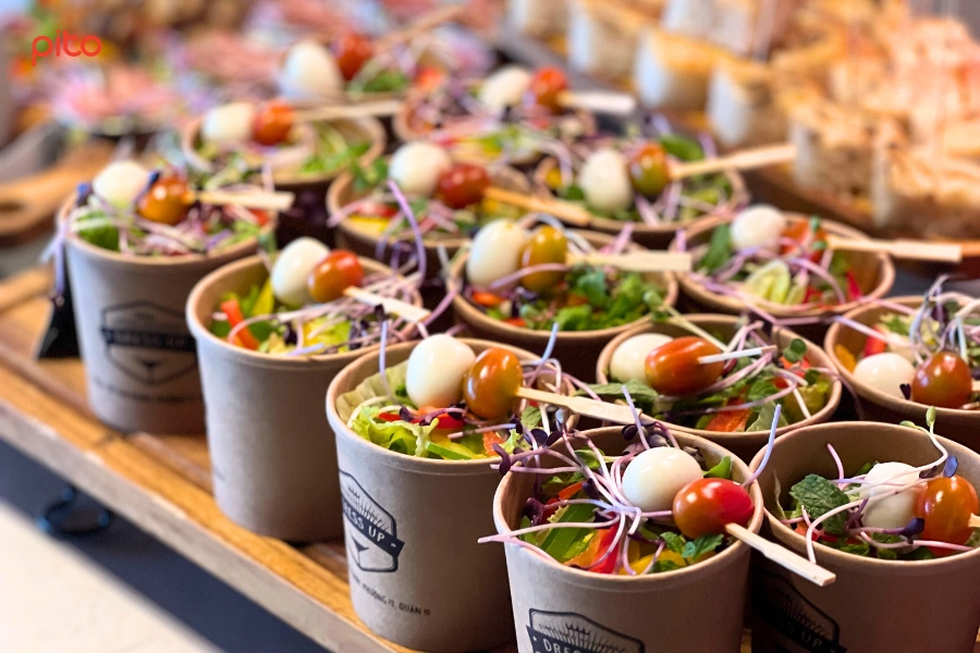 Salad-Finger-Food-dung-trong-ly-giay