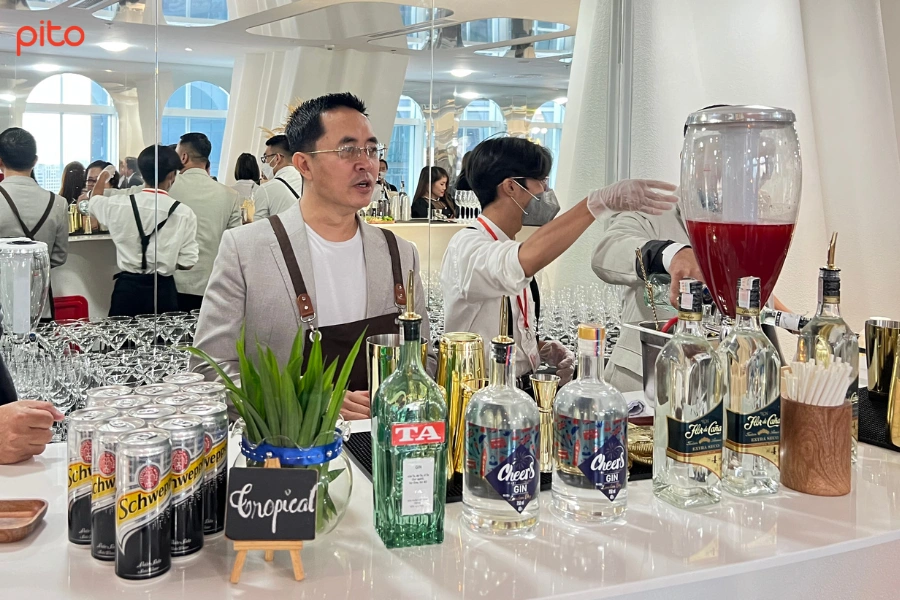 Sap-xep-quay-bar-tai-van-phong-cho-tiec-happy-hour-PITO Sắp xếp quầy bar tại văn phòng cho tiệc Happy Hour - PITO