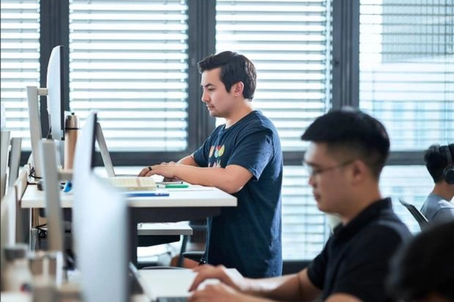 Sky Mavis có chế độ phúc lợi cung cấp bàn ghế công thái học cho nhân viên