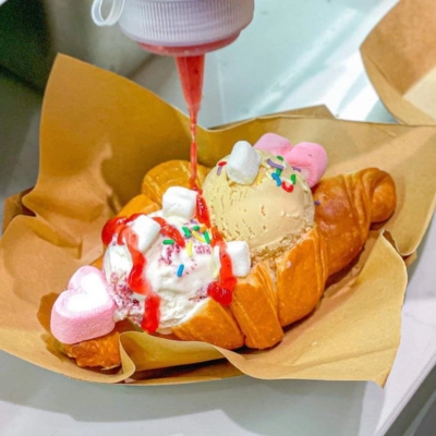 Croissant kẹp kem