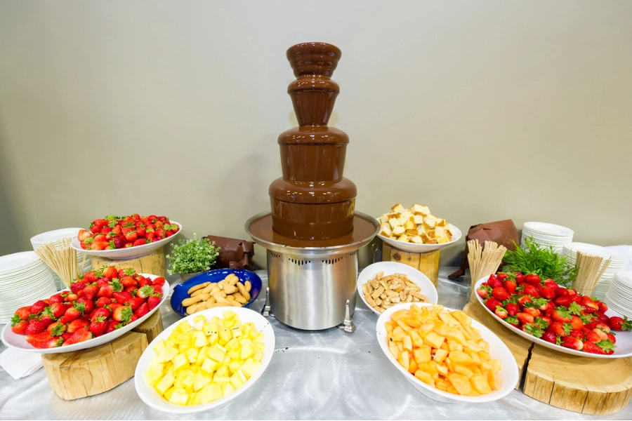 Tháp chocolate chảy