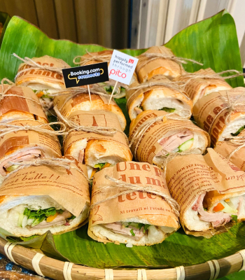 Bánh mì trong tiệc văn phòng