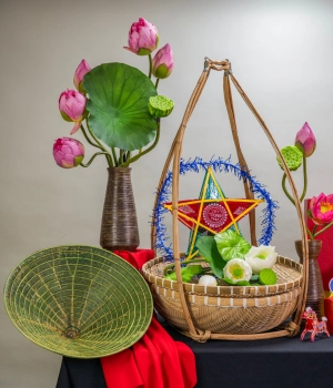 Hoa sen trang trí Trung thu