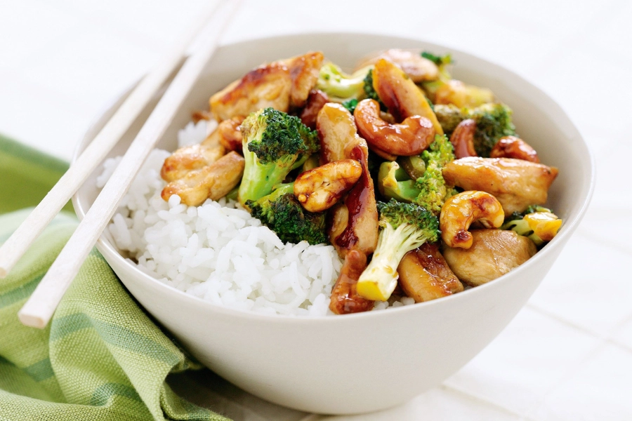 Ga-xao-hat-dieu Gà xào hạt điều