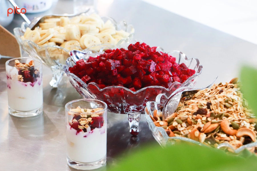 Yogurt trái cây granola