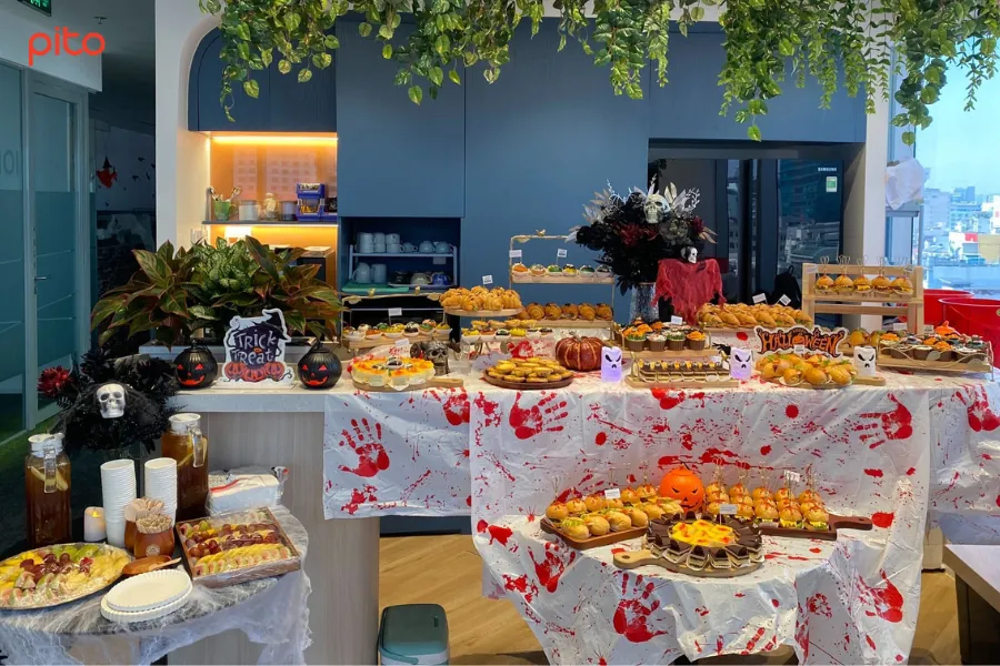 Bàn tiệc đậm chất Halloween