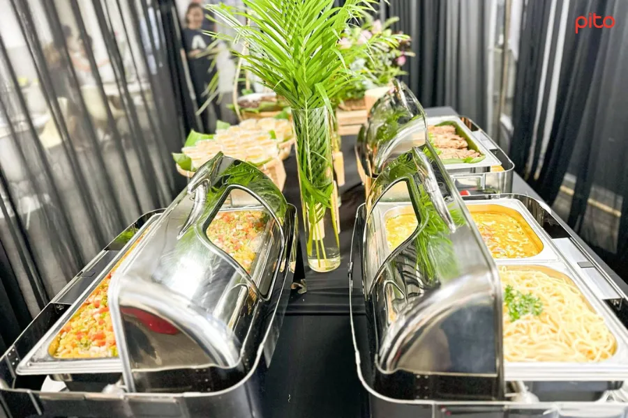 ban-tiec-tri-an-tan-noi Bàn tiệc tri ân nhân viên