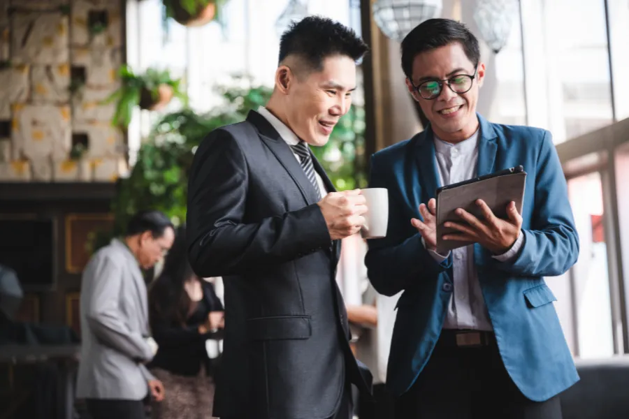 Khảo sát nhân viên để lấy ý kiến