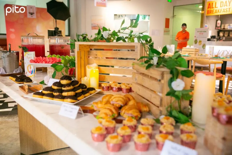 Bàn tiệc Tea Break được trang trí đẹp mắt