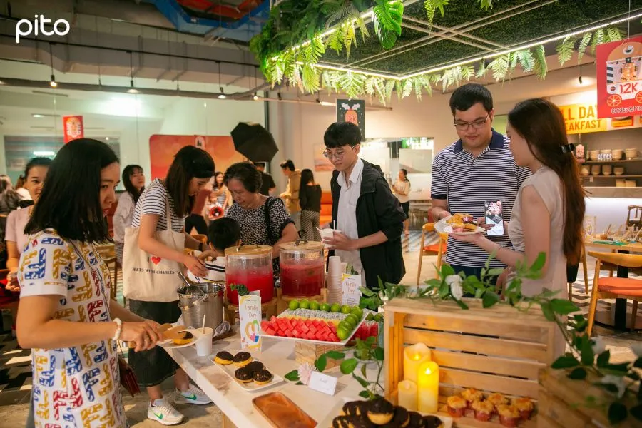 Bàn tiệc hấp dẫn trong ngày hội gia đình