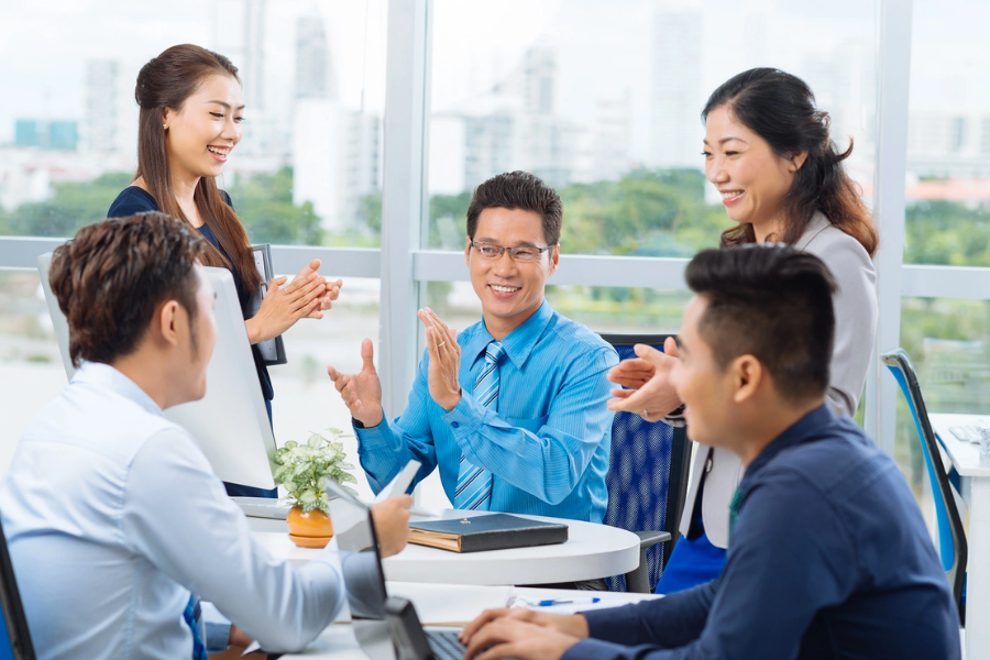 Nhân viên gắn kết hơn trong tổ chức lấy cọn người làm trung tâm