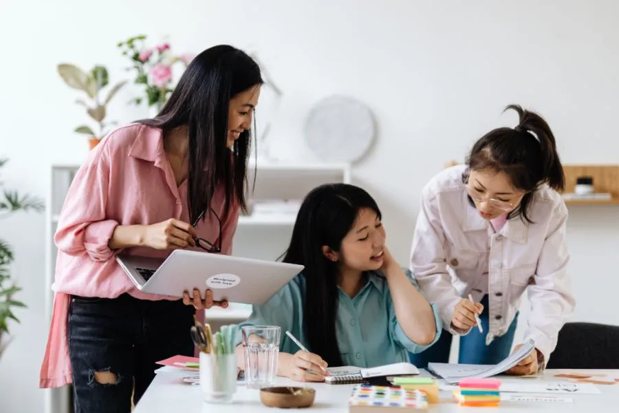 Onboarding-hieu-qua-giup-nhan-vien-moi-nhanh-hoa-nhap-hon Onboarding hiệu quả giú