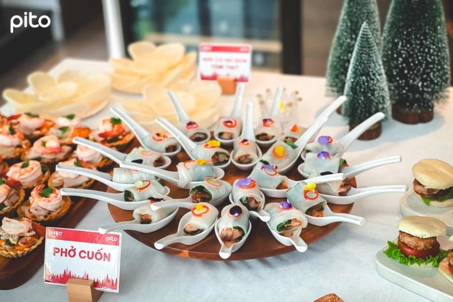 Tiệc Finger Food đẹp và sang trọng PITO trang trí trên muỗng sứ