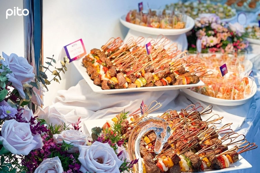 Tiệc Finger Food đẹp và sang trọng PITO xiên nướng