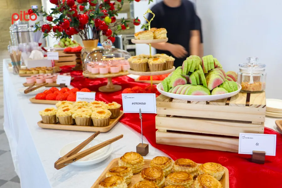 Bàn tiệc khai trương tại Rich Products Vietnam