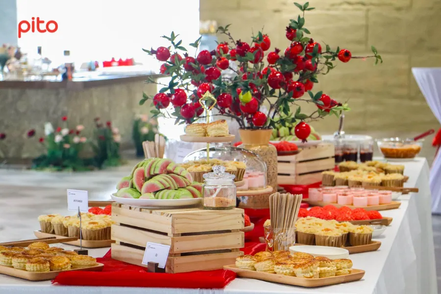 Bàn tiệc khai trương tại Rich Products Vietnam