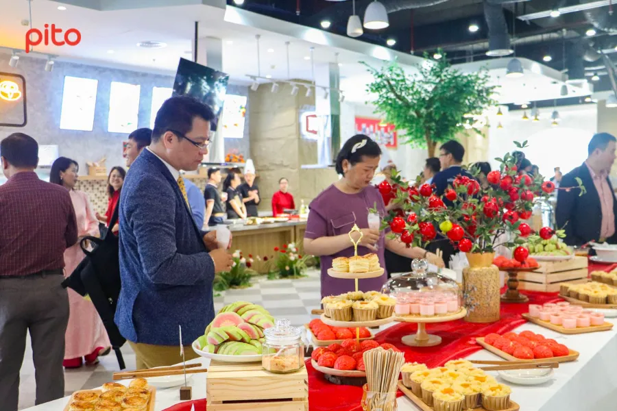 Bàn tiệc khai trương tại Rich Products Vietnam