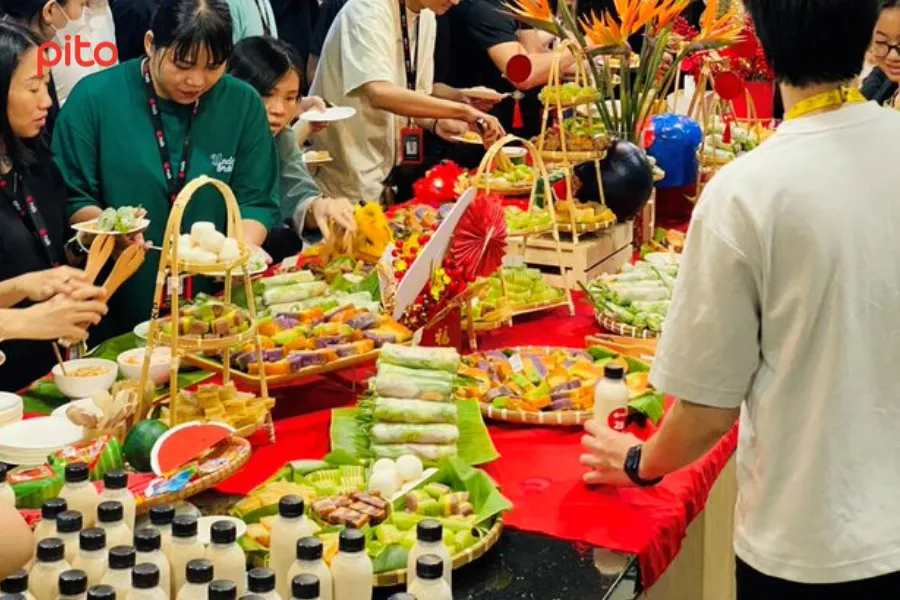 Tiec-Tan-nien-truyen-thong-tai-van-phong-3 Tiệc Tân niên truyền thống tại văn phòng