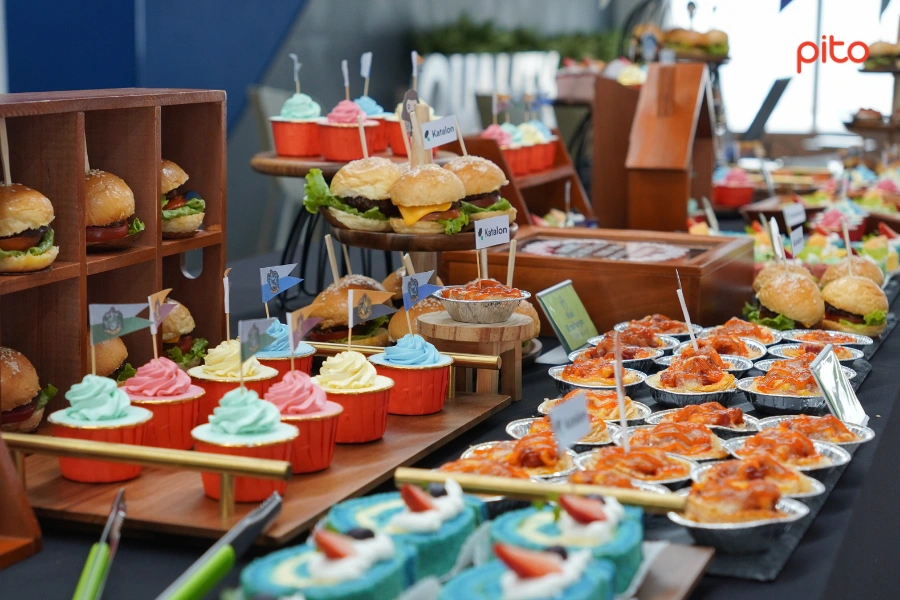 ban-tiec-teabreak-katalon Bàn tiệc Tea Break của Katalon