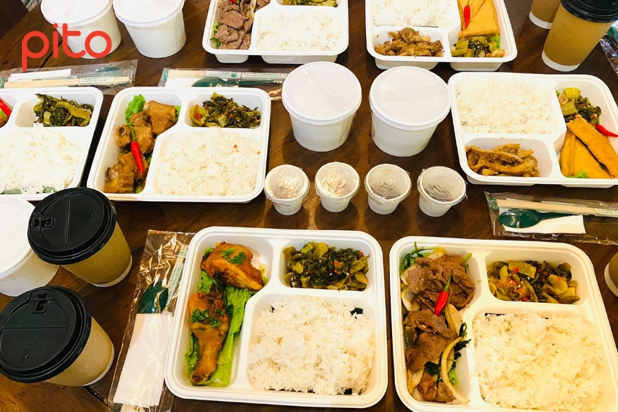 Cơm trưa văn phòng - Chế độ đãi ngộ hấp dẫn