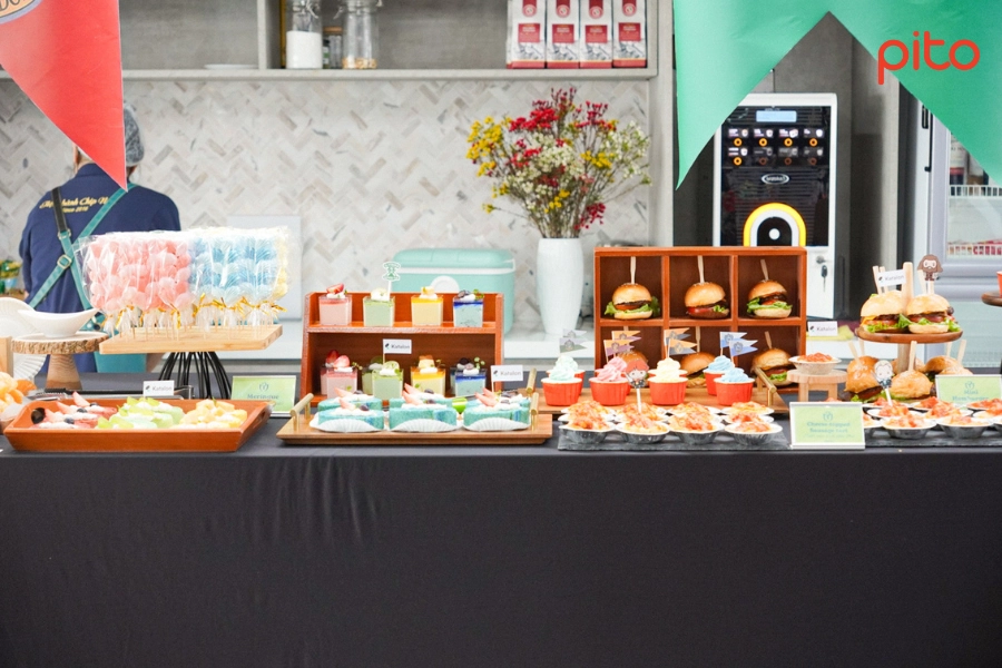 Bàn tiệc tea break tại văn phòng đào tạo