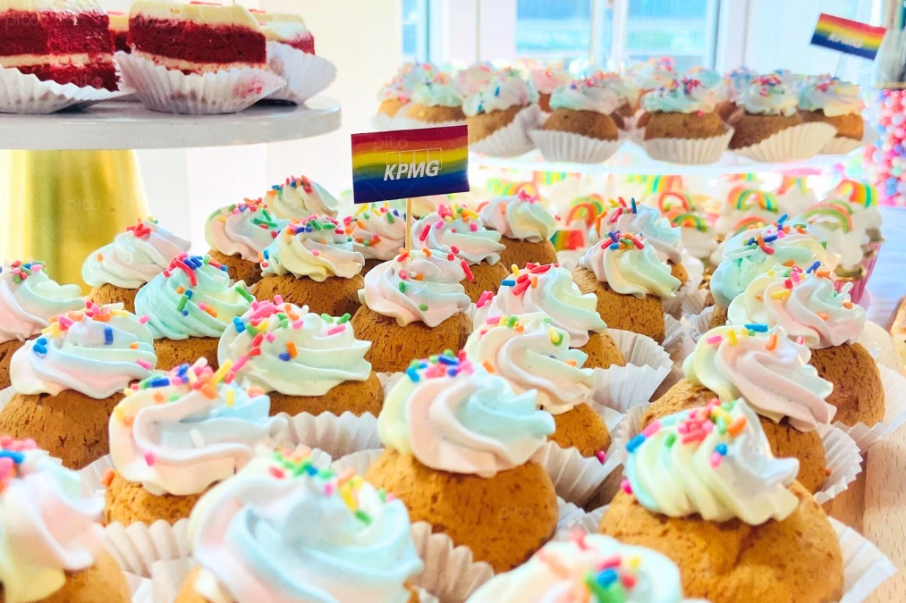 Ý tưởng hưởng ứng Pride Month cho công ty