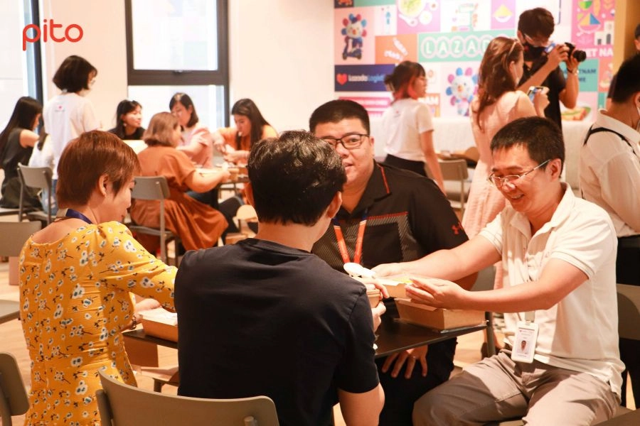 bua-an-mien-phi-tai-van-phong Bữa ăn tại văn phòng giúp gắn kết nhân viên hơn