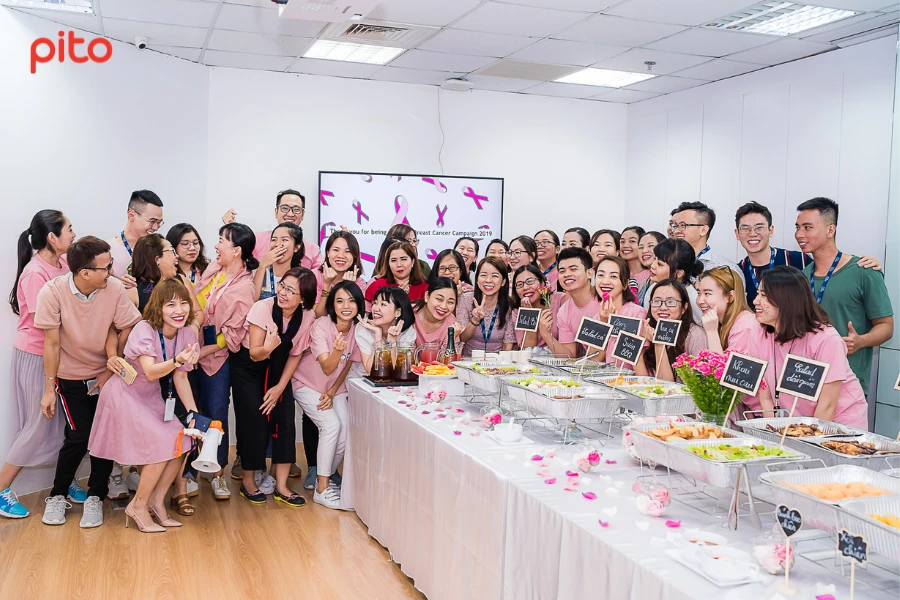 ket-noi-nhan-vien-qua-cac-bua-an Tiệc của Esteé Lauder Vietnam