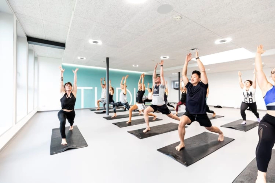 lop-yoga-cua-nhan-vien Lớp học yoga của nhân viên Adidas