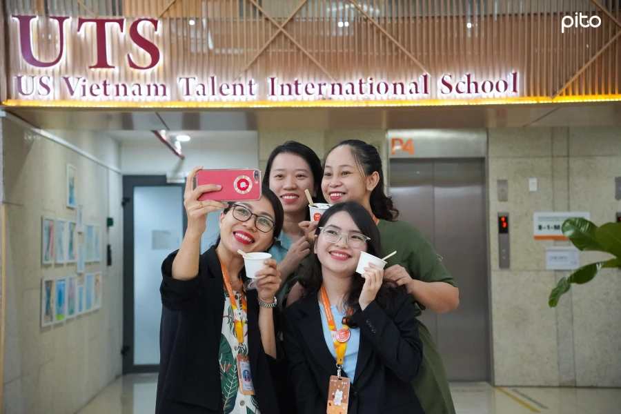 tiec-tai-truong-hoc-uts (2) Tiệc tại trường học - UTS