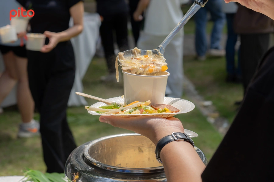 Món súp nóng hổi trong tiệc buffet teambuilding BELSYSTEM24