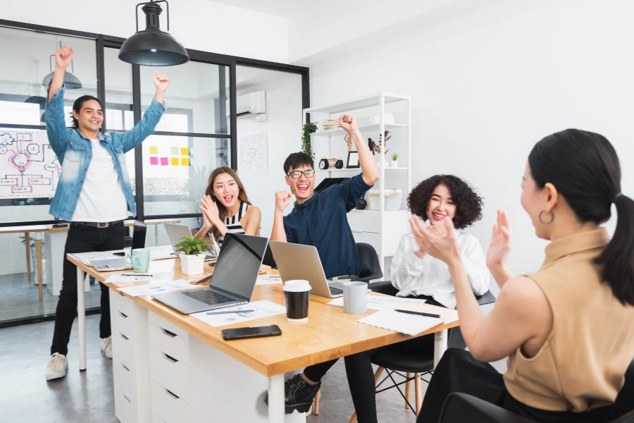Lan tỏa hạnh phúc nơi công sở