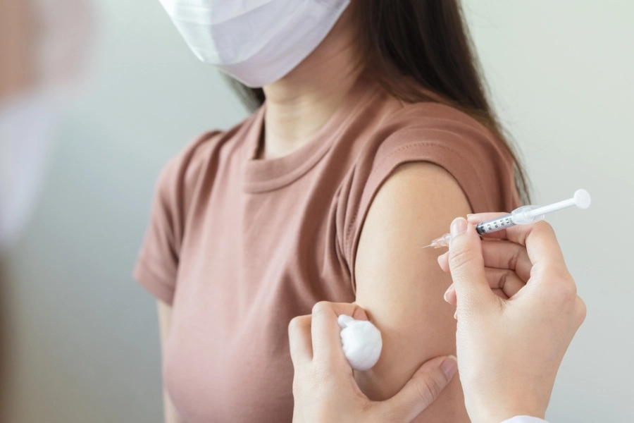 tiem-ngua-cam-cum Tiêm vắc xin ngừa bệnh cúm