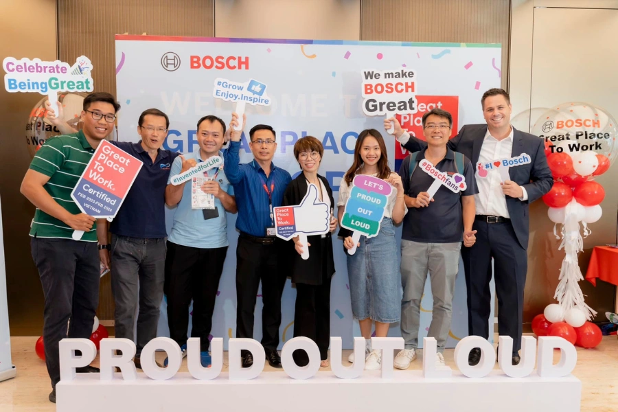 Sự kiện Proud Out Loud bùng nổ