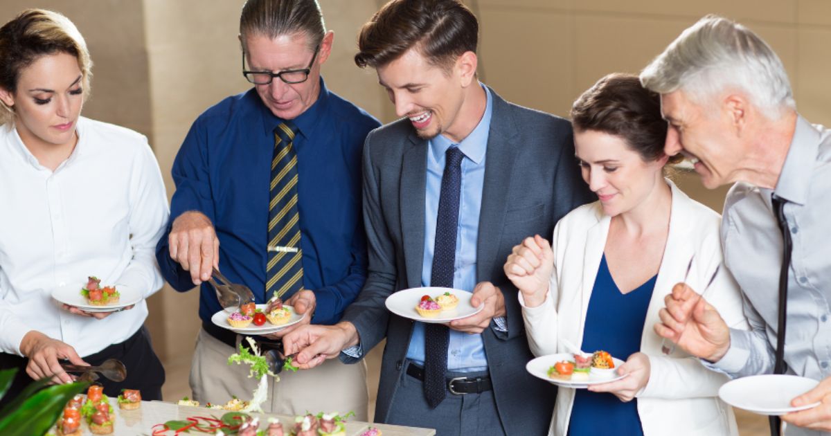Catering cho expat: Lưu ý và giải pháp để mang đến trải nghiệm tốt nhất thumbnail
