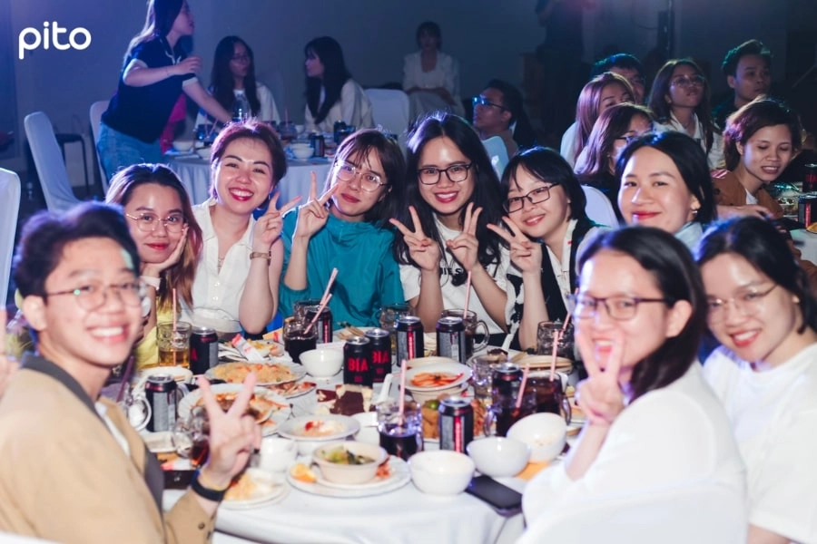 Đặt tiệc bàn đẹp cho công ty, nhà máy, trường học 