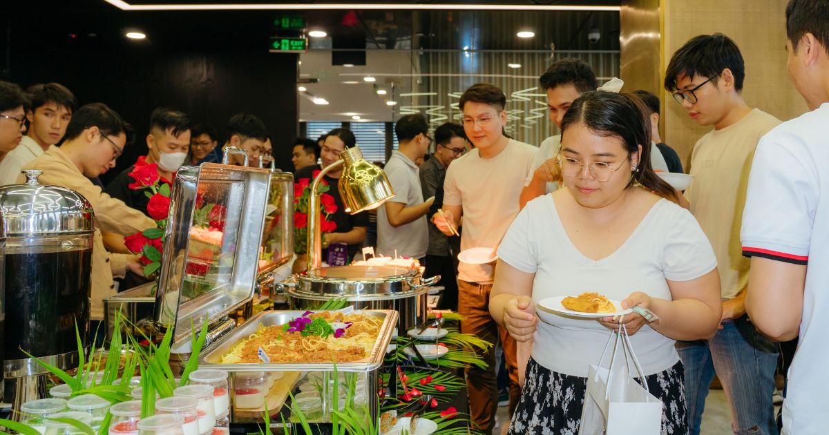 Tiec-van-phong-xanhh Tiệc văn phòng xanh