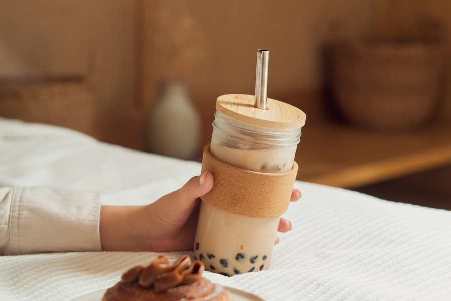 Thói quen uống trà sữa mỗi ngày của dân văn phòng