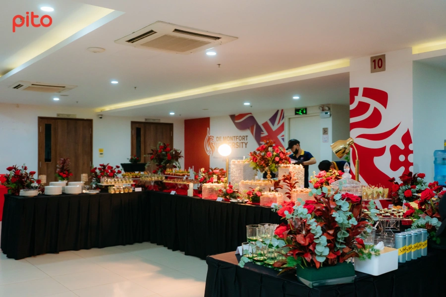 Bàn tiệc Finger food kết hợp Livestation mocktail