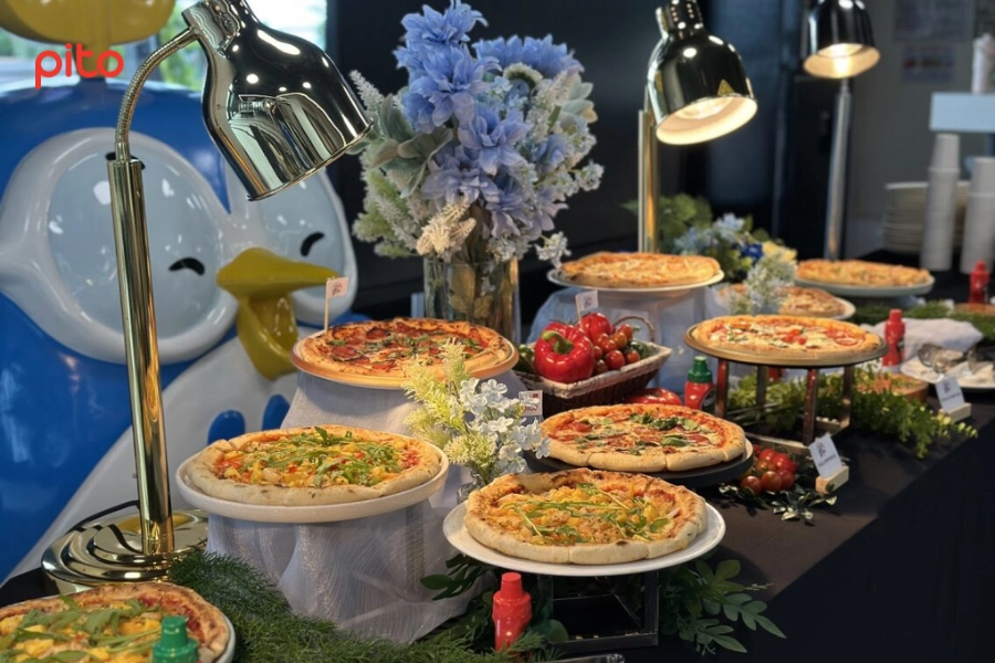 Bàn tiệc pizza hấp dẫn