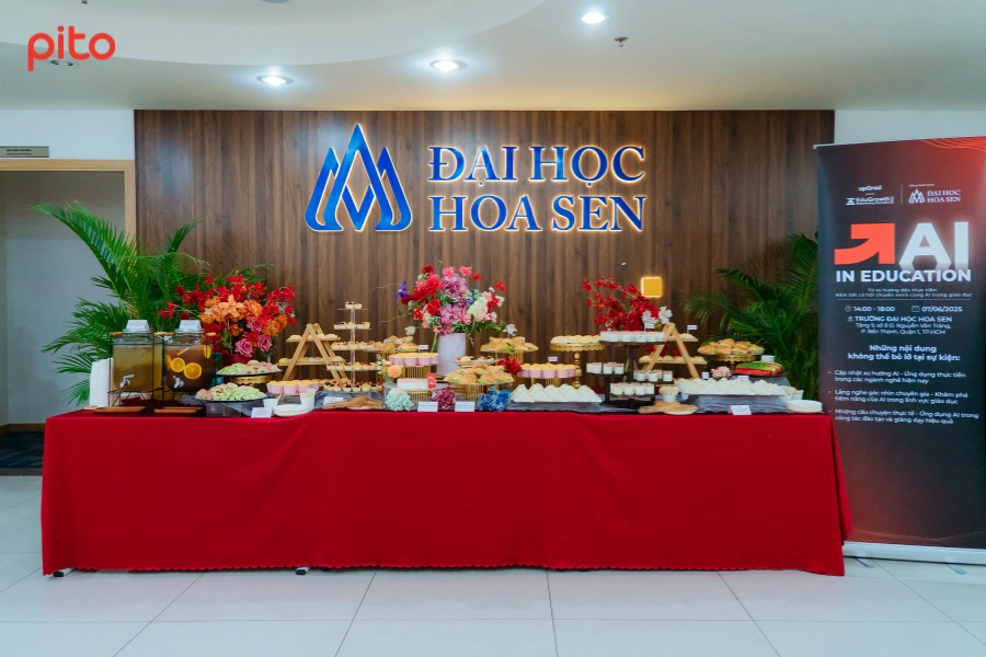 Bàn tiệc Tea Break ấn tượng cho sự kiện học thuật upGrad Vietnam