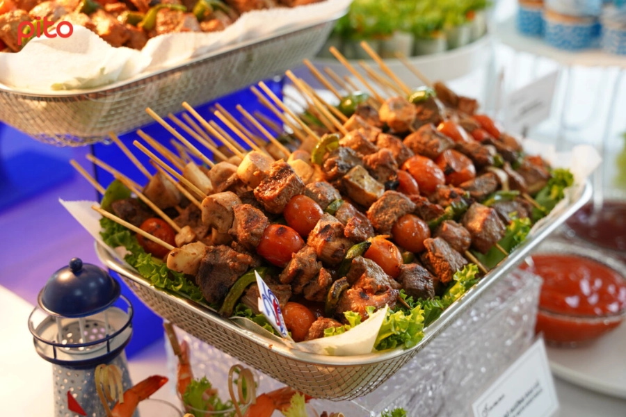 finger-food-ky-niem-thanh-lap-cong-ty Xiên thịt finger food hấp dẫn