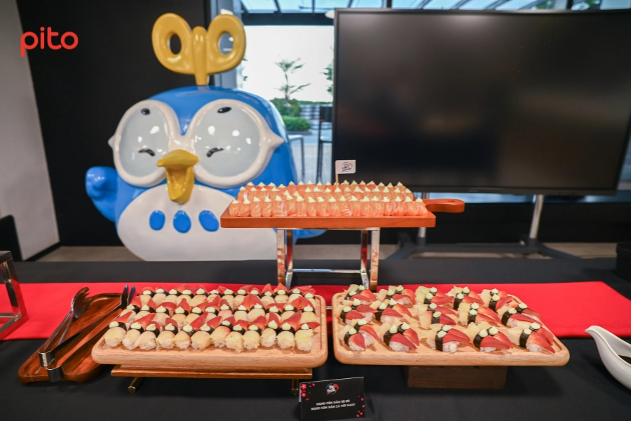 Bàn tiệc sushi ngay tại văn phòng