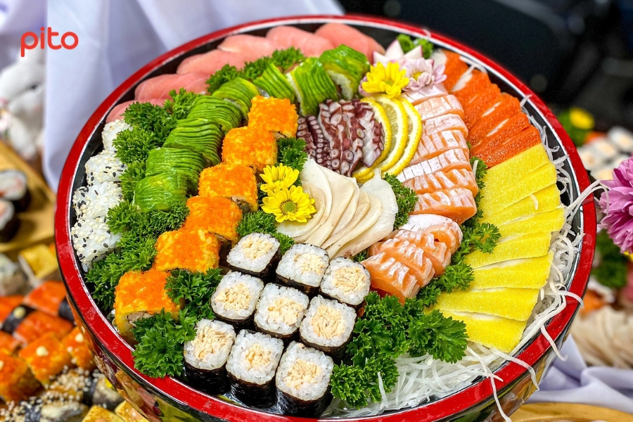 Mâm sushi ngon miệng và đẹp mắt