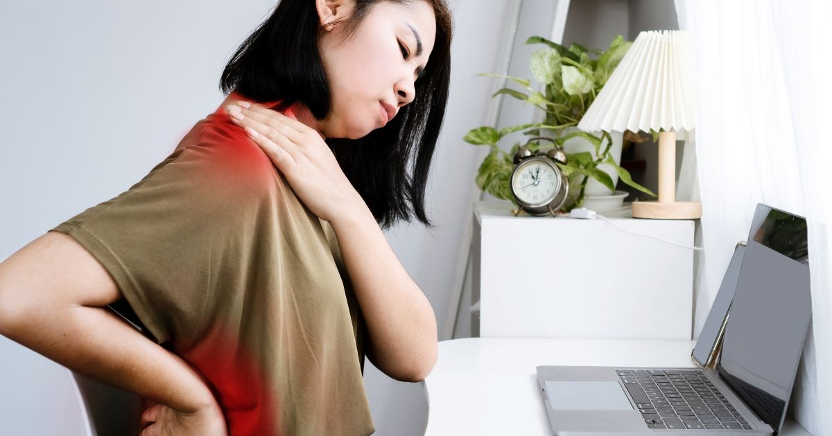 Đau cổ vai gáy ở dân văn phòng