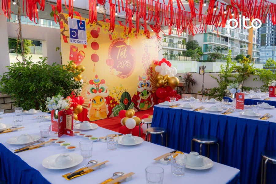 Không gian tiệc thoáng đãng, sang trọng