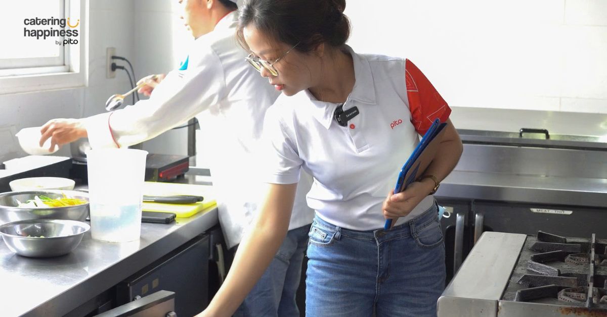 Vệ sinh an toàn thực phẩm Suất ăn công nghiệp Cơm công ty