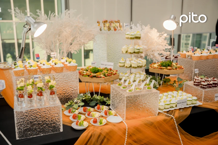 toan-canh-tiec-teabreak-pwc-hanoi Bàn tiệc tại Hà Nội