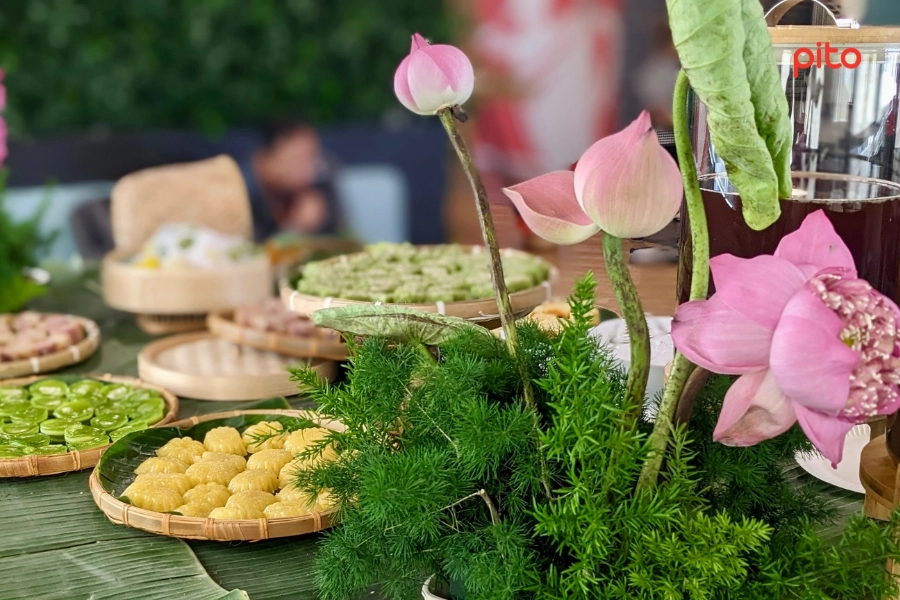 Trang trí bàn tiệc bằng hoa sen